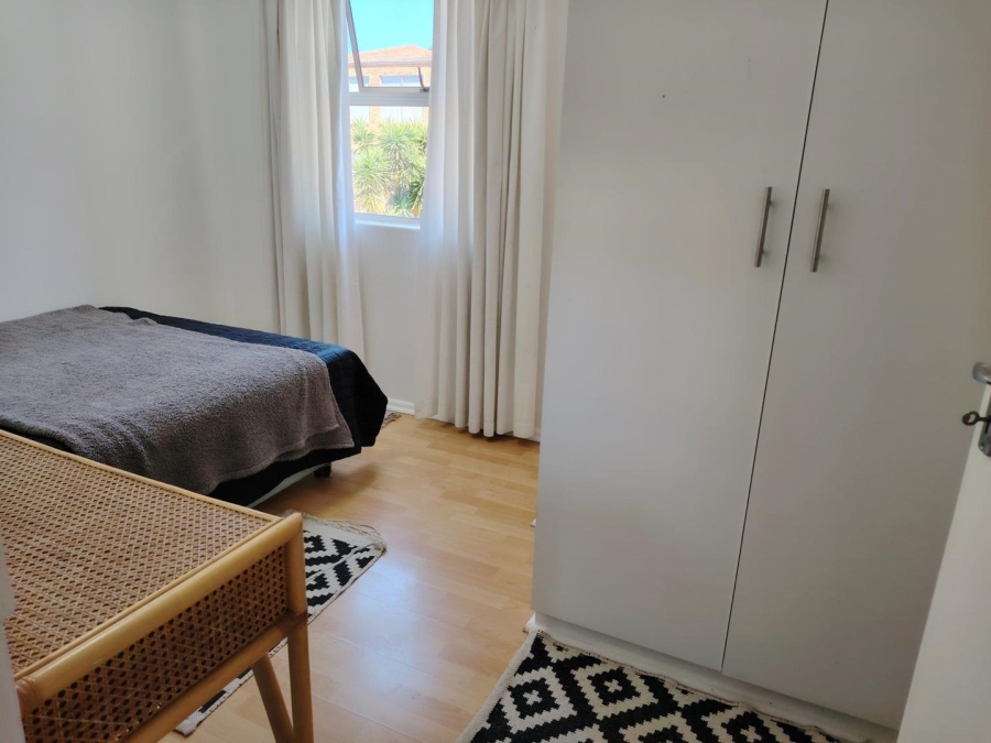 To Let 2 Bedroom Property for Rent in Uitzicht Western Cape